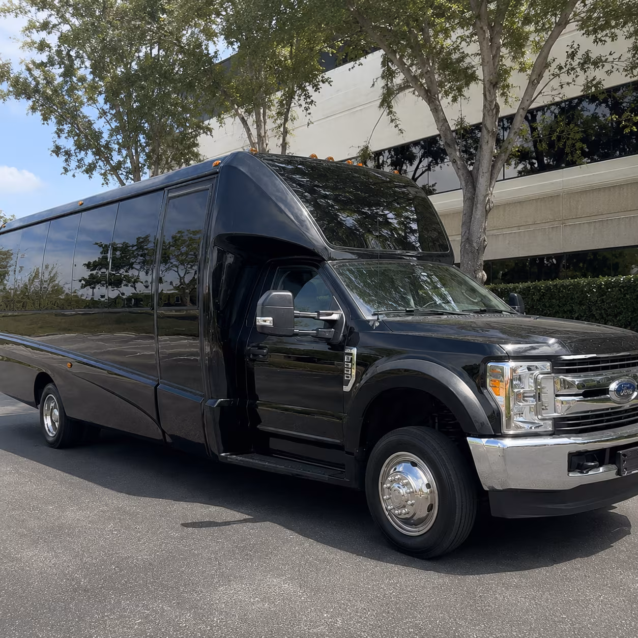 Aurora aurora winery tour pub crawl party bus rental party bus exterior