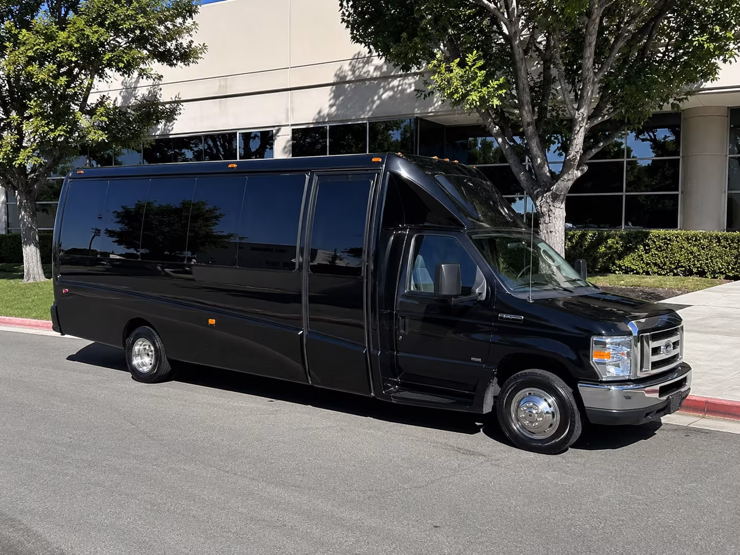 Aurora aurora winery tour pub crawl party bus rental party bus exterior