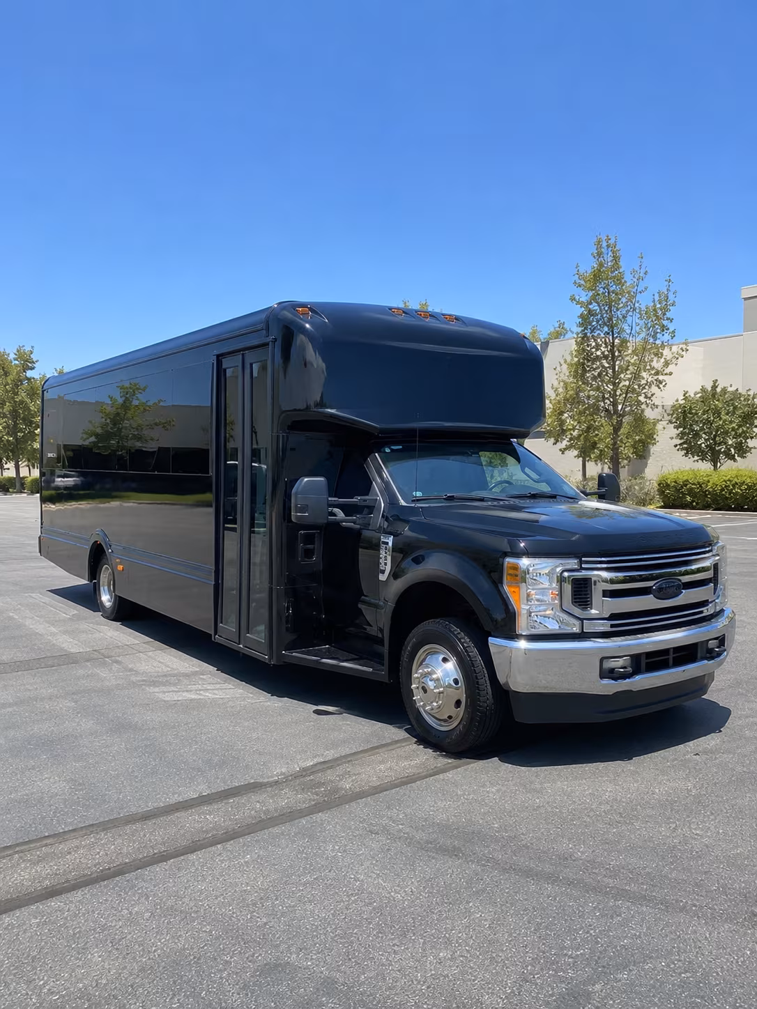 Aurora Birthday, Sweet 16, & Quinceañera Transportation onboard seating