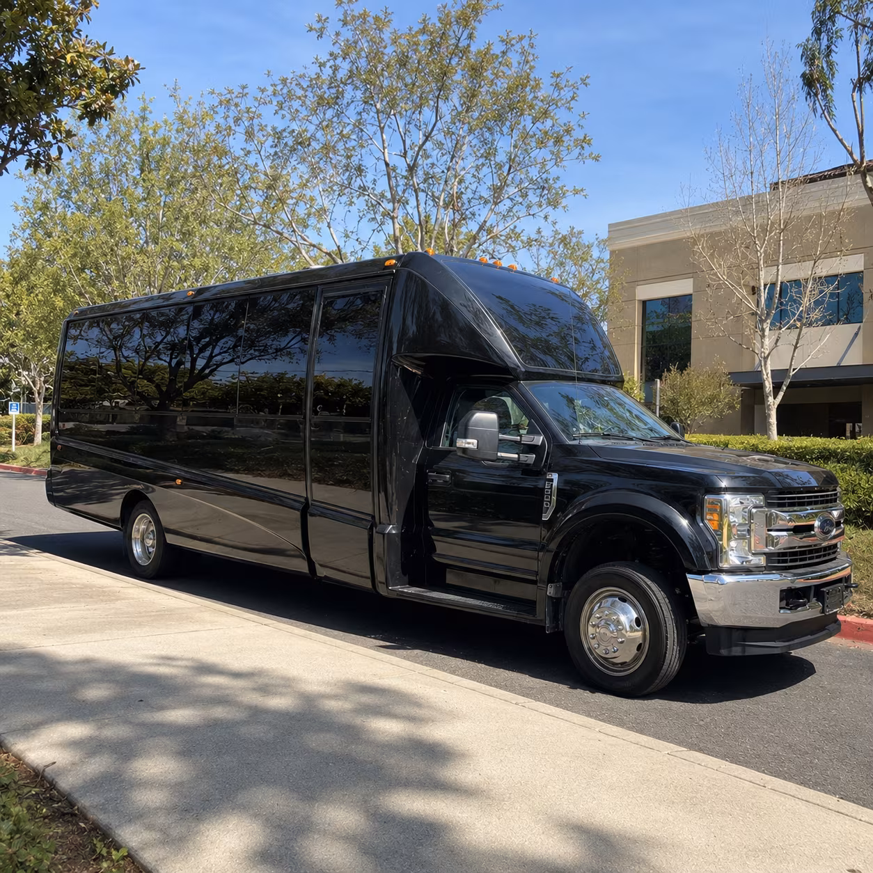 Aurora Winery Tour & Pub Crawl Transportation group transportation