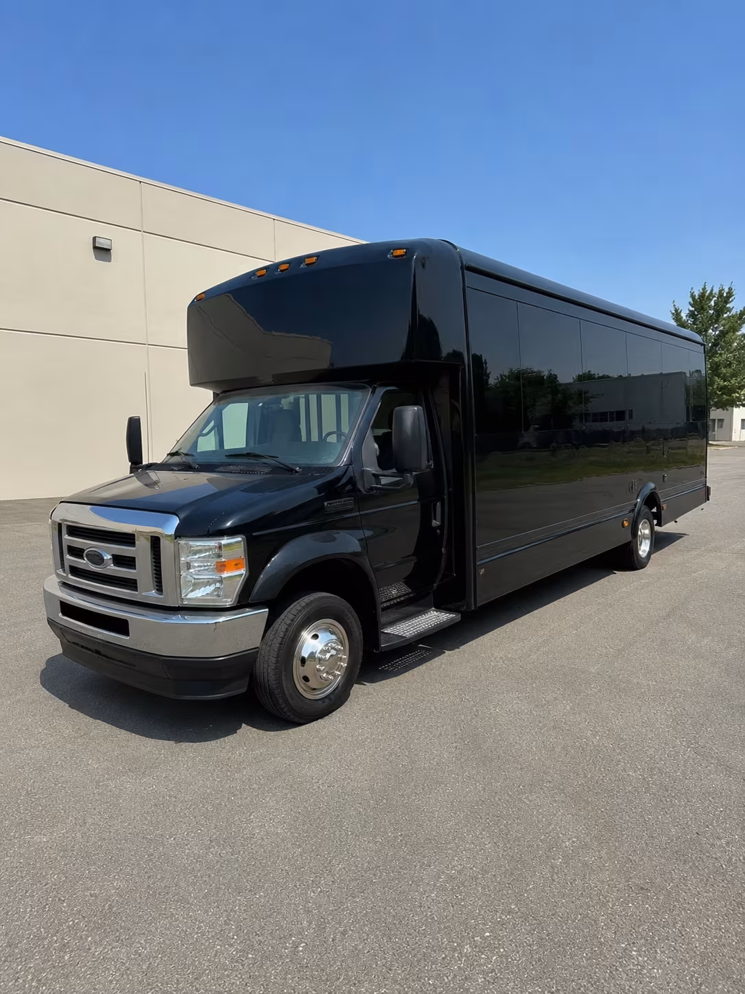Lakewood Birthday, Sweet 16, & Quinceañera Party Bus Rentals