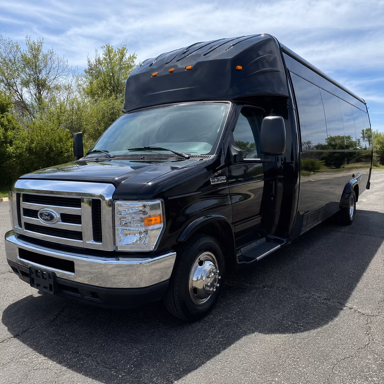Aurora Winery Tour & Pub Crawl Transportation